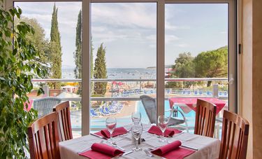RESTAURANT 1 web