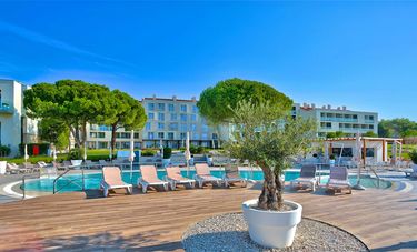 1506522644Belvedere Pool 7 web